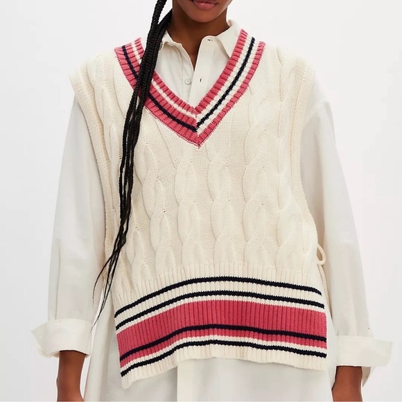 FREE PEOPLE CABLE KNIT SWEATER VEST WITH SIDE TIE DETAIL! S - Picture 5 of 11